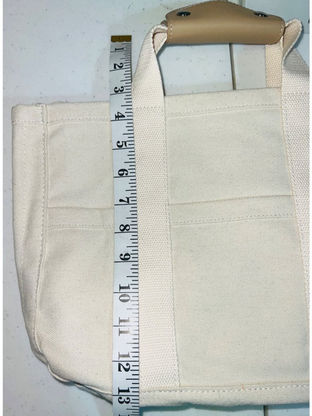 Canvas Tote Bag With Charm Womens Off-White 13" x 10" Adjustable Strap Pre-Owned - Picture 6 of 9